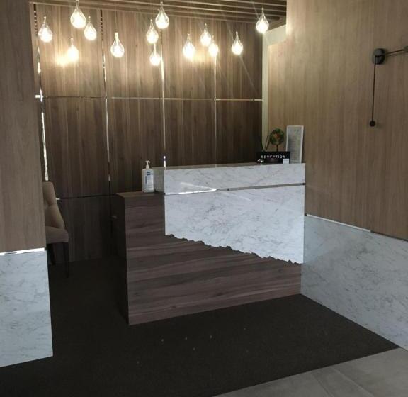 هتل Cruce De Gustos