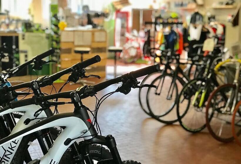 酒店 Ennesima Osteria Con Alloggio  Bike