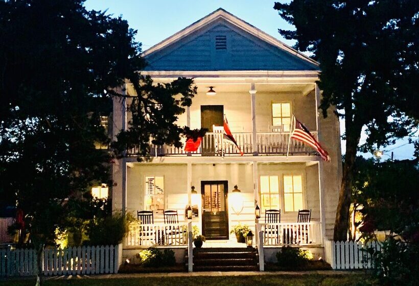 فندق Inn On Turner