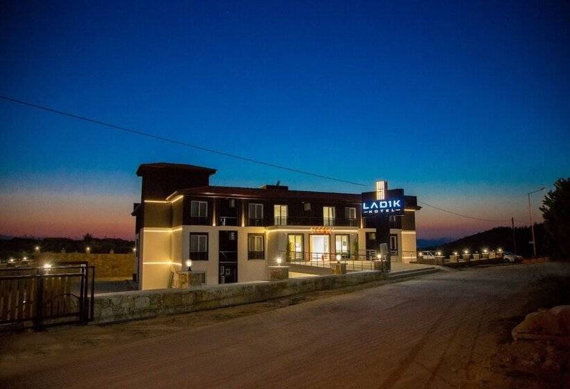 فندق Ladik