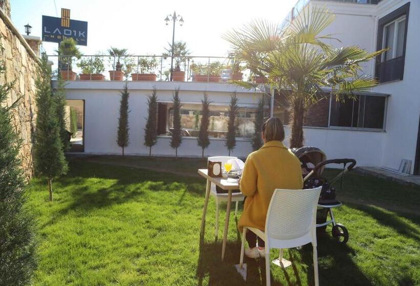 فندق Ladik