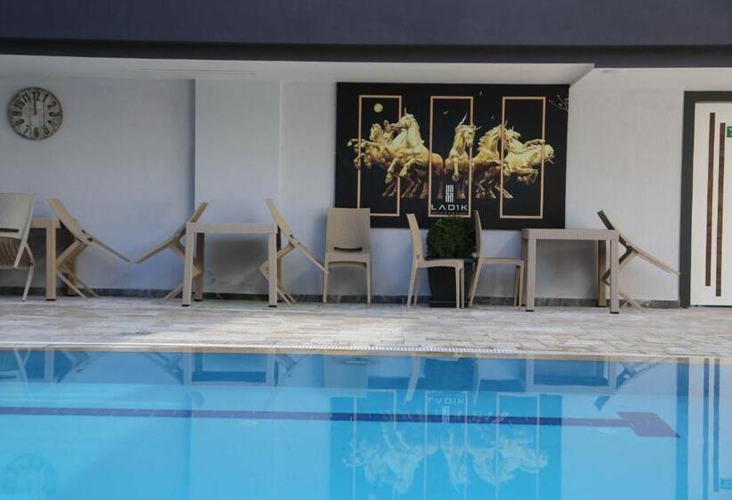 فندق Ladik