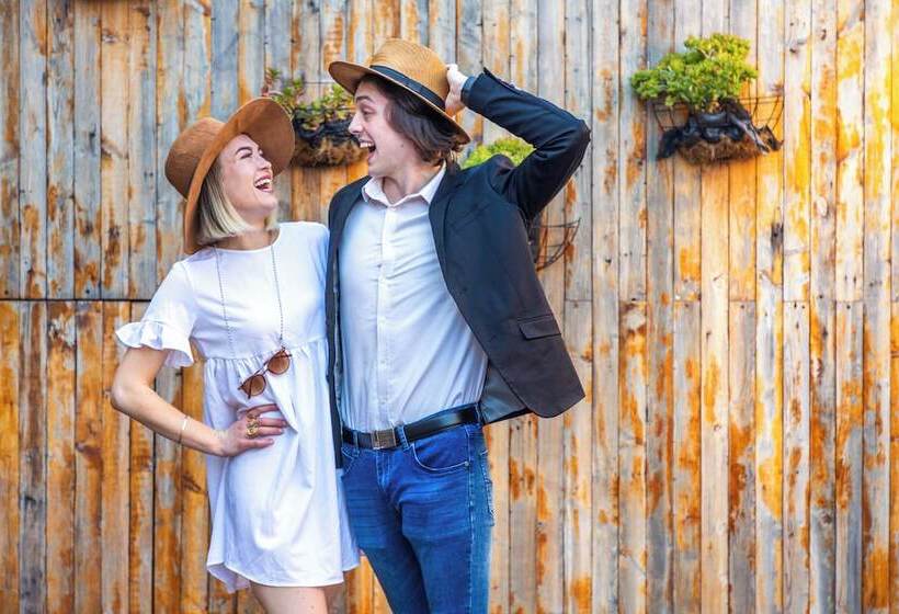 Old Bank Hotel Lion Roars Hotels & Lodges