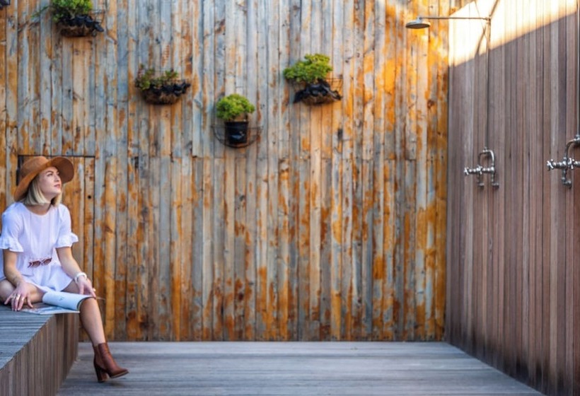 Old Bank Hotel Lion Roars Hotels & Lodges