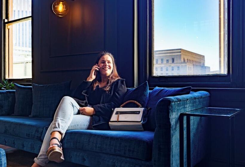 Old Bank Hotel Lion Roars Hotels & Lodges