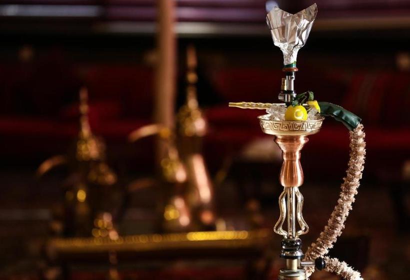 ホテル Qasr Aldur