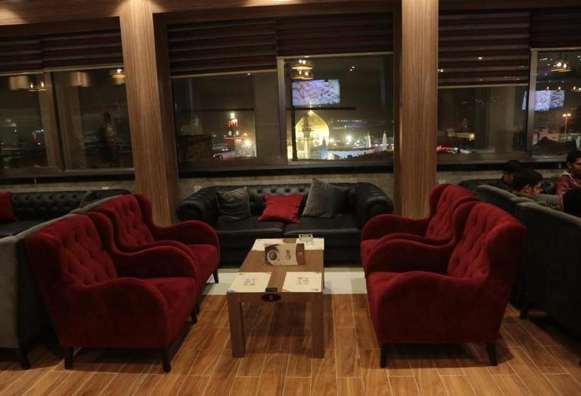 ホテル Qasr Aldur