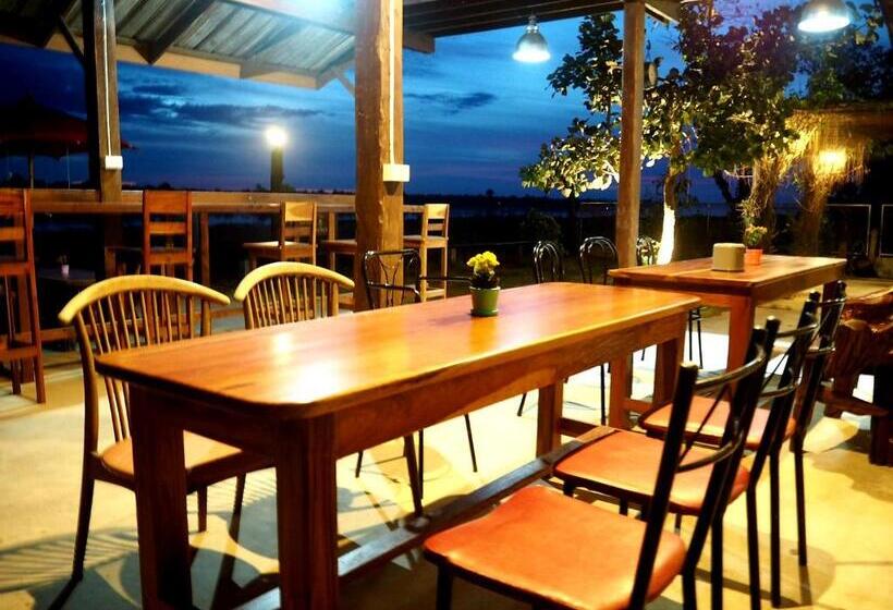 Nawiengkae Riverview Resort