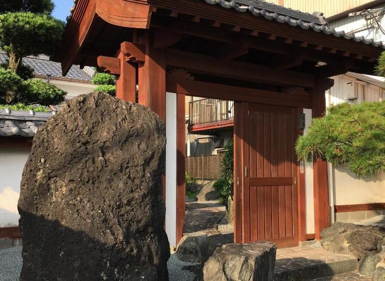 ペンション まるで一国一城の主 佐藤邸