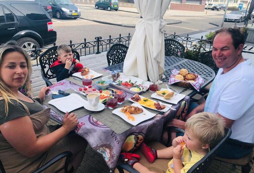 פנסיון Casa Blanca Zandvoort