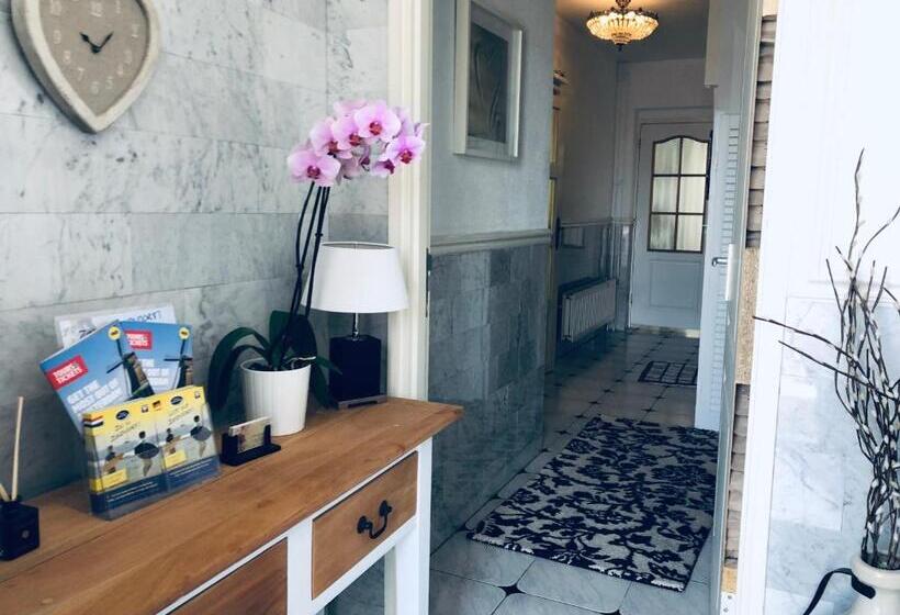 פנסיון Casa Blanca Zandvoort