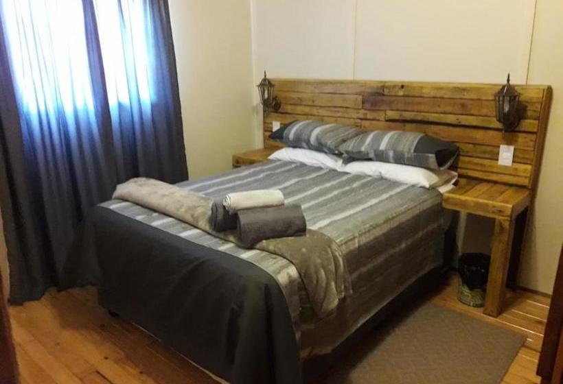 بنسيون Declan House