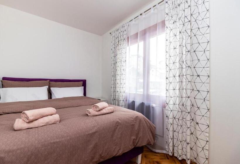 پانسیون House Of Surprise