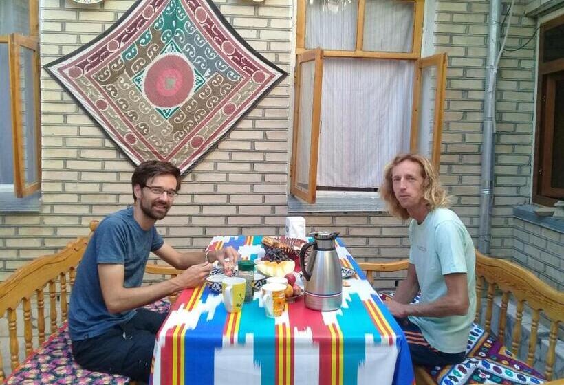 بنسيون Masturabonu Ravshan