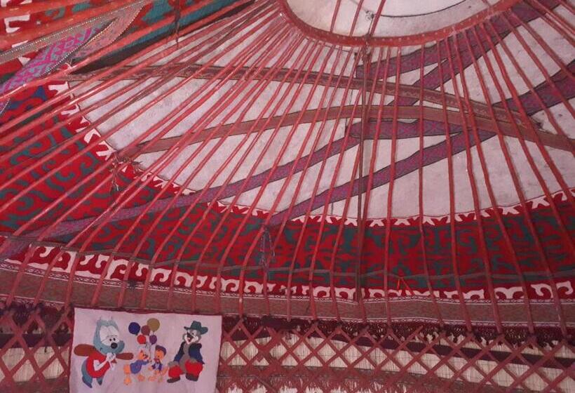 پانسیون Traveller