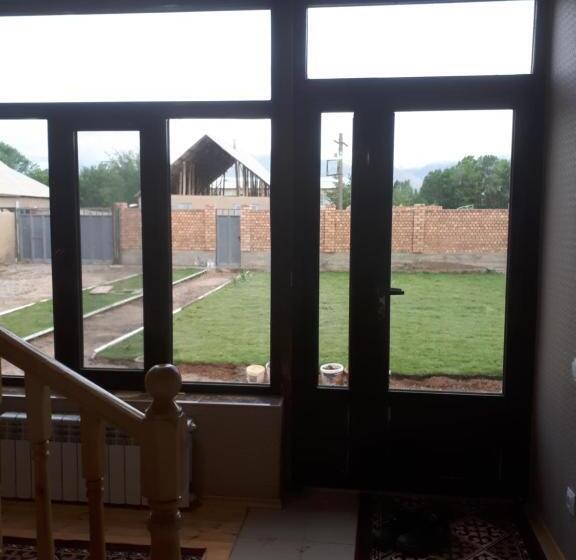 پانسیون Traveller