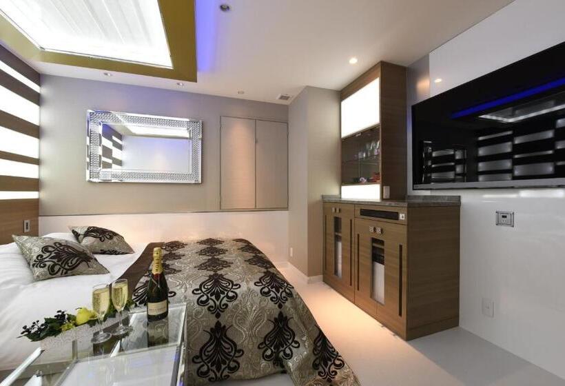 W Party W Group Hotels And Resorts