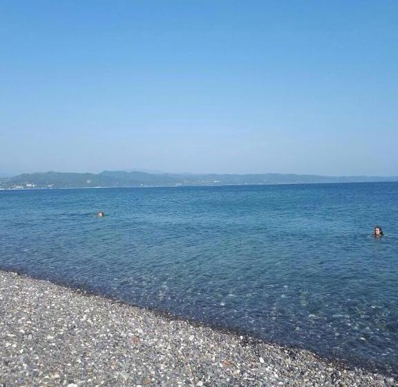 هاستل La Fontan