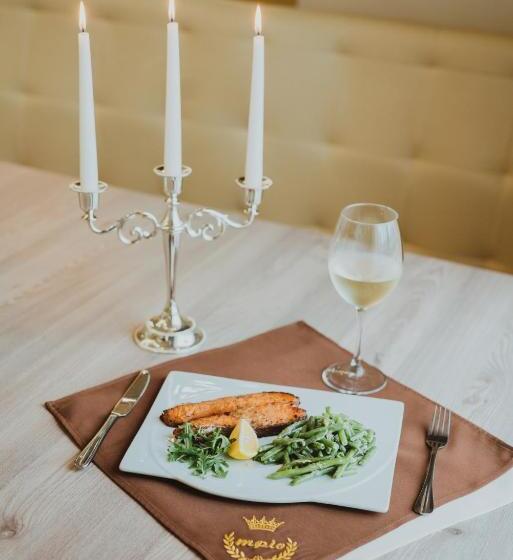 فندق صغير Trio Hotel Restaurant
