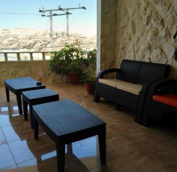 تختخواب و صبحانه Esperanza Petra