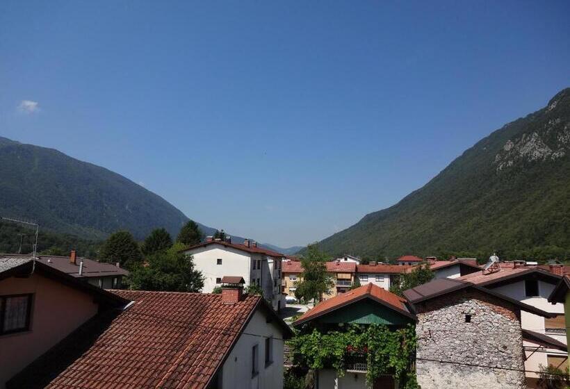 تختخواب و صبحانه Fedrig Rooms With Bathroom & Hostel Rooms