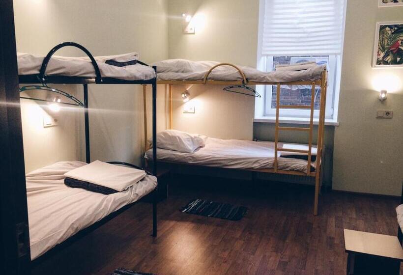 Capsularhouse Hostel