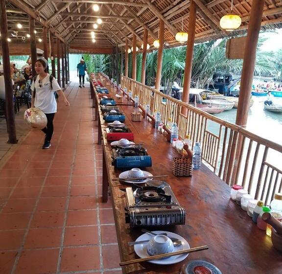 Cheerful Hoi An Hostel