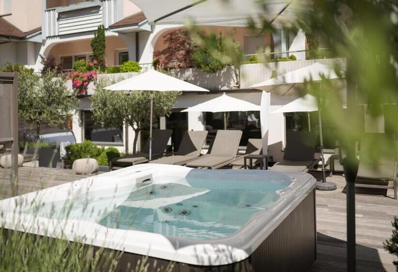 Heidi & Edith Family Apart