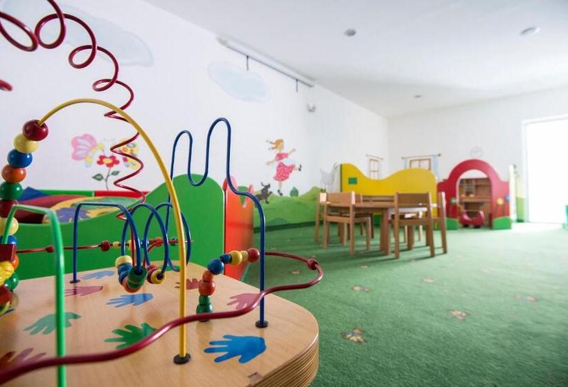 Heidi & Edith Family Apart