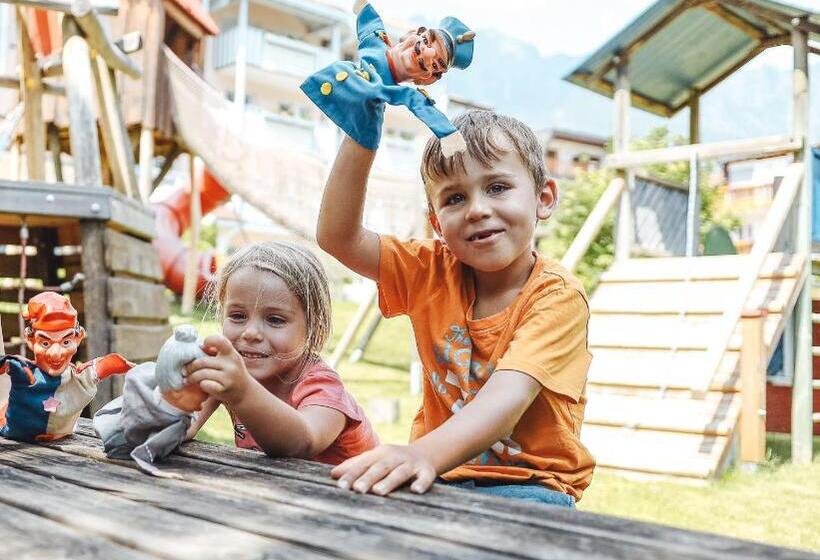 Heidi & Edith Family Apart