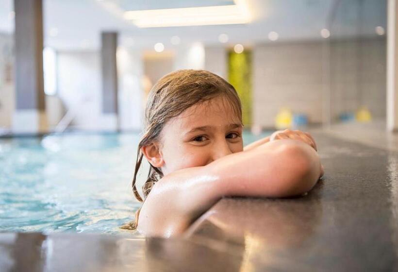 Heidi & Edith Family Apart