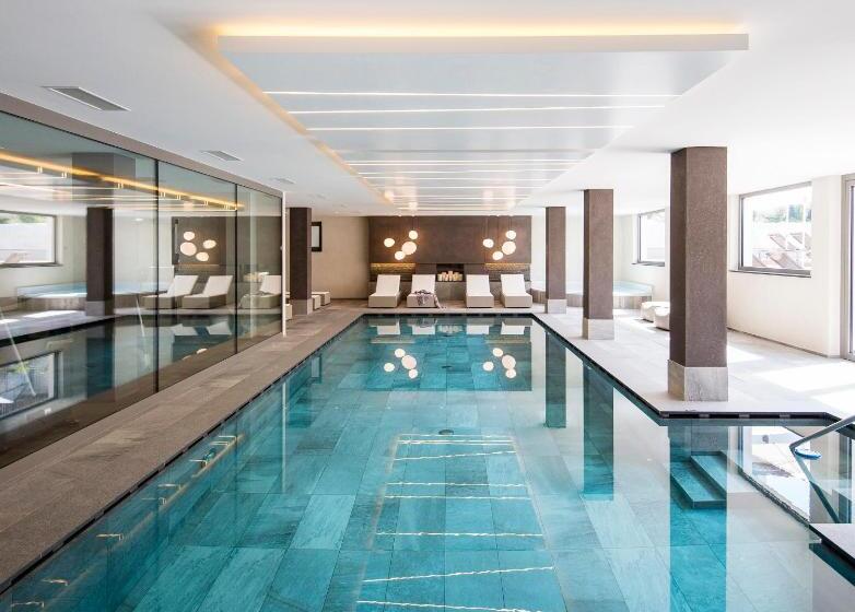 Heidi & Edith Family Apart