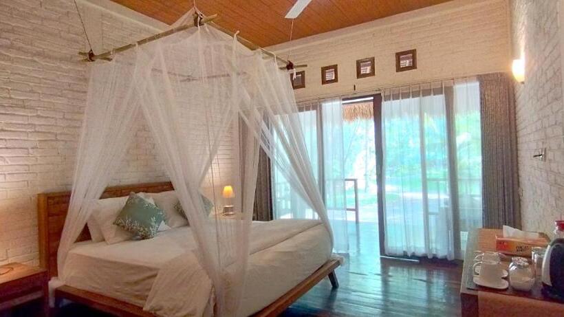 בית מלון כפרי Amrita Maumere Resort