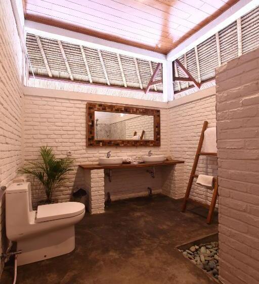 בית מלון כפרי Amrita Maumere Resort