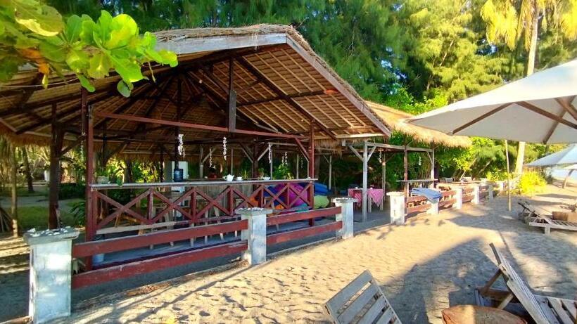 בית מלון כפרי Amrita Maumere Resort