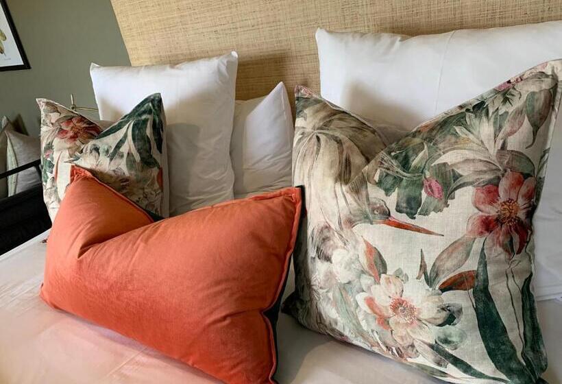 فندق Cheverells Farm