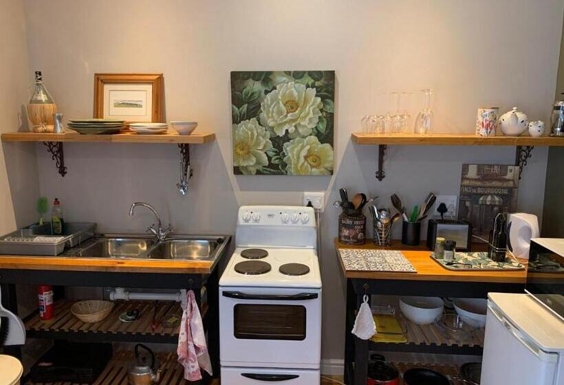 فندق Cheverells Farm