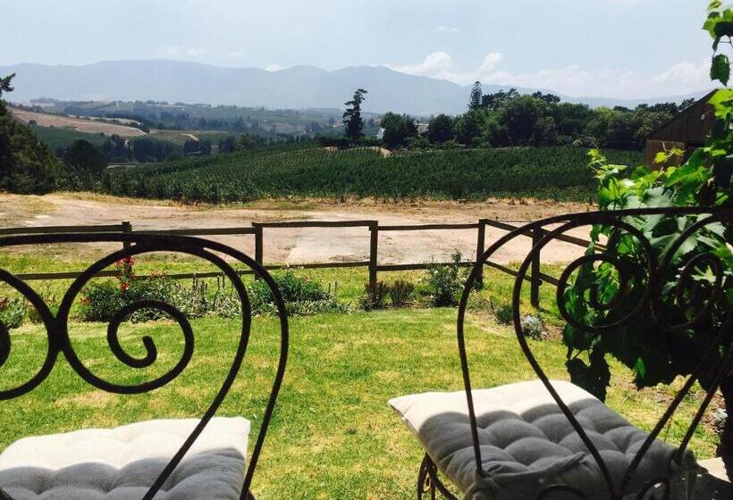 فندق Cheverells Farm