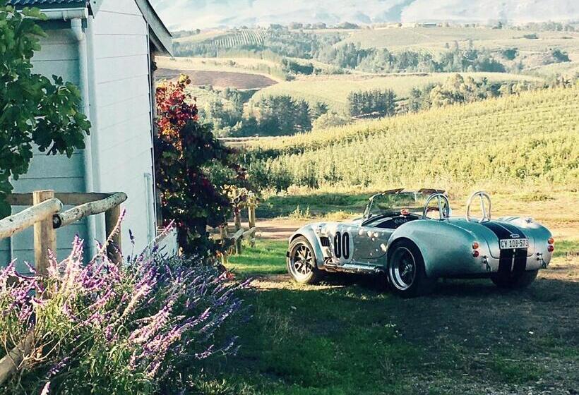 فندق Cheverells Farm