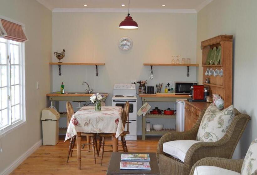 فندق Cheverells Farm