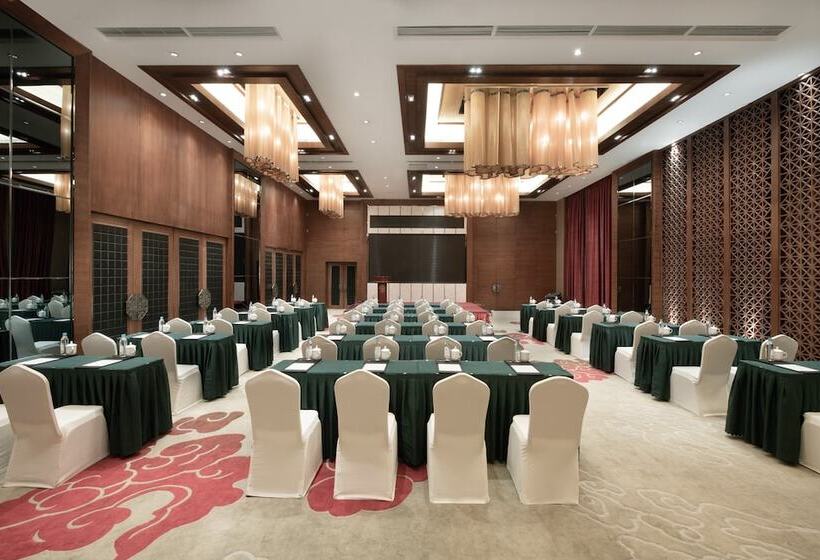 בית מלון כפרי Crowne Plaza Yading By Ihg