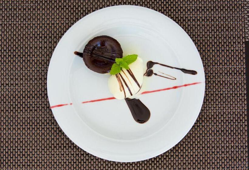 Отель J Adore Boutique