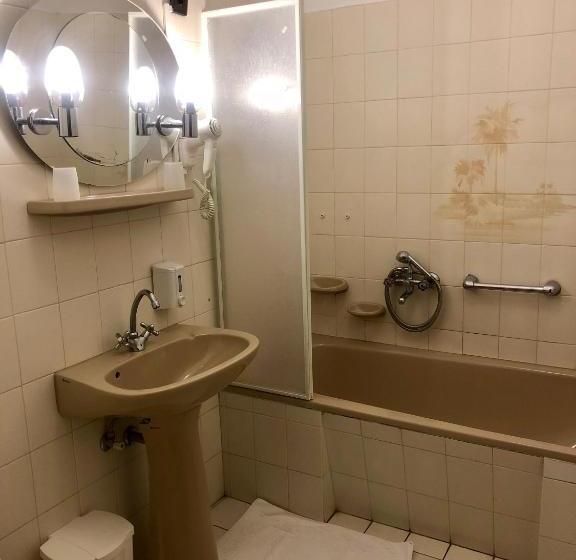 בית מלון כפרי Karikas