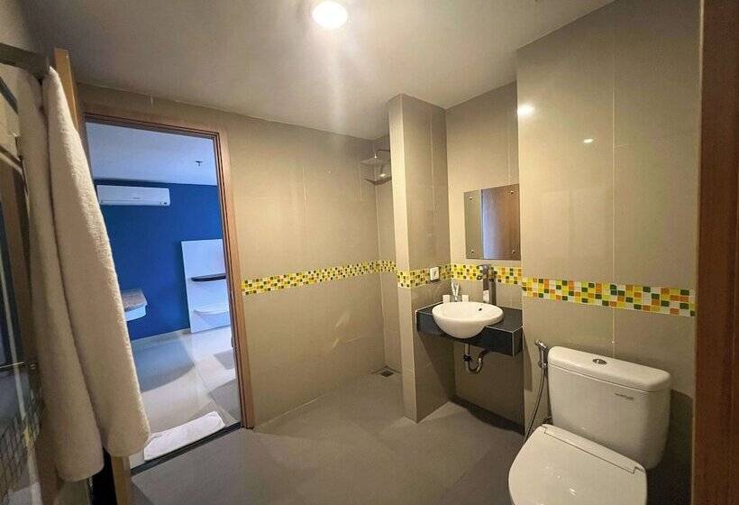 ホテル Kyriad Haka Makassar