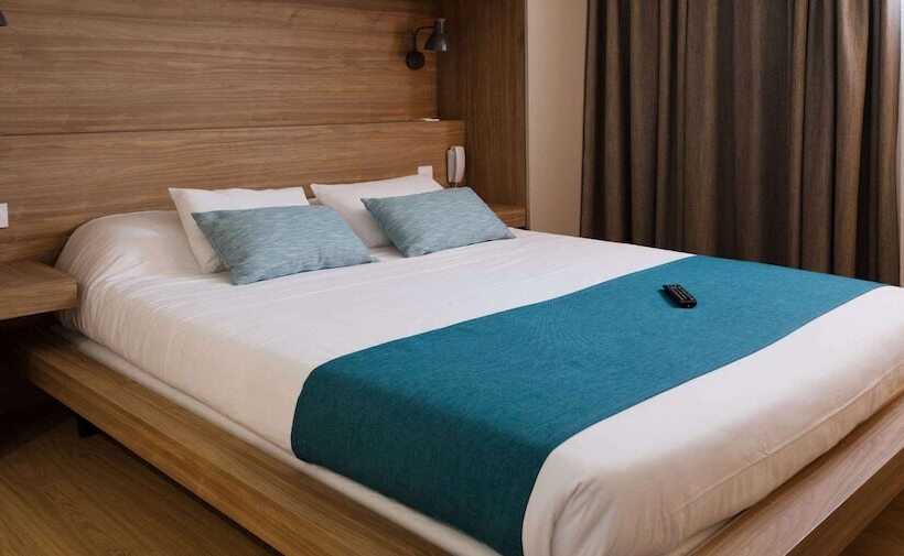 ホテル Kyriad Haka Makassar