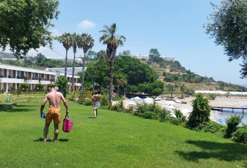 فندق Marvel Tree