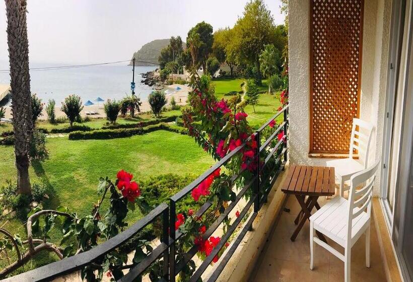 فندق Marvel Tree