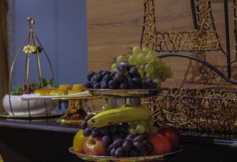 בית מלון כפרי Rollins