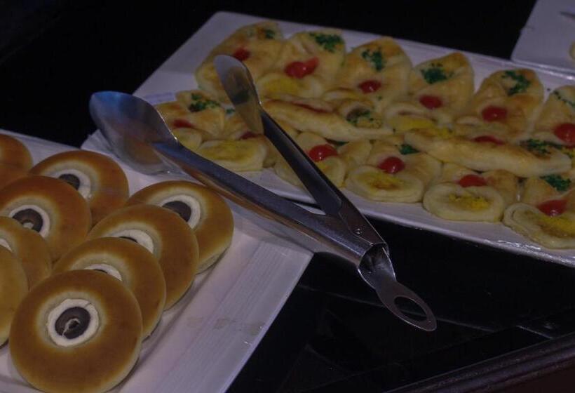 בית מלון כפרי Rollins