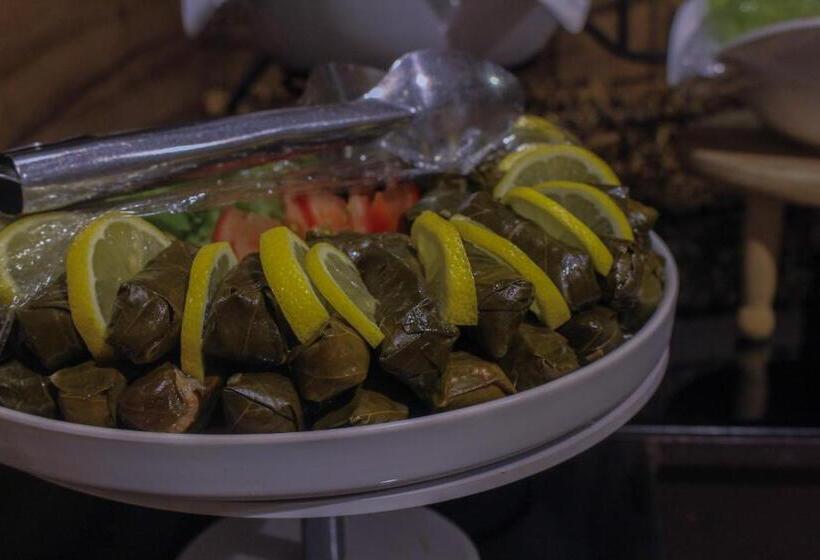 בית מלון כפרי Rollins